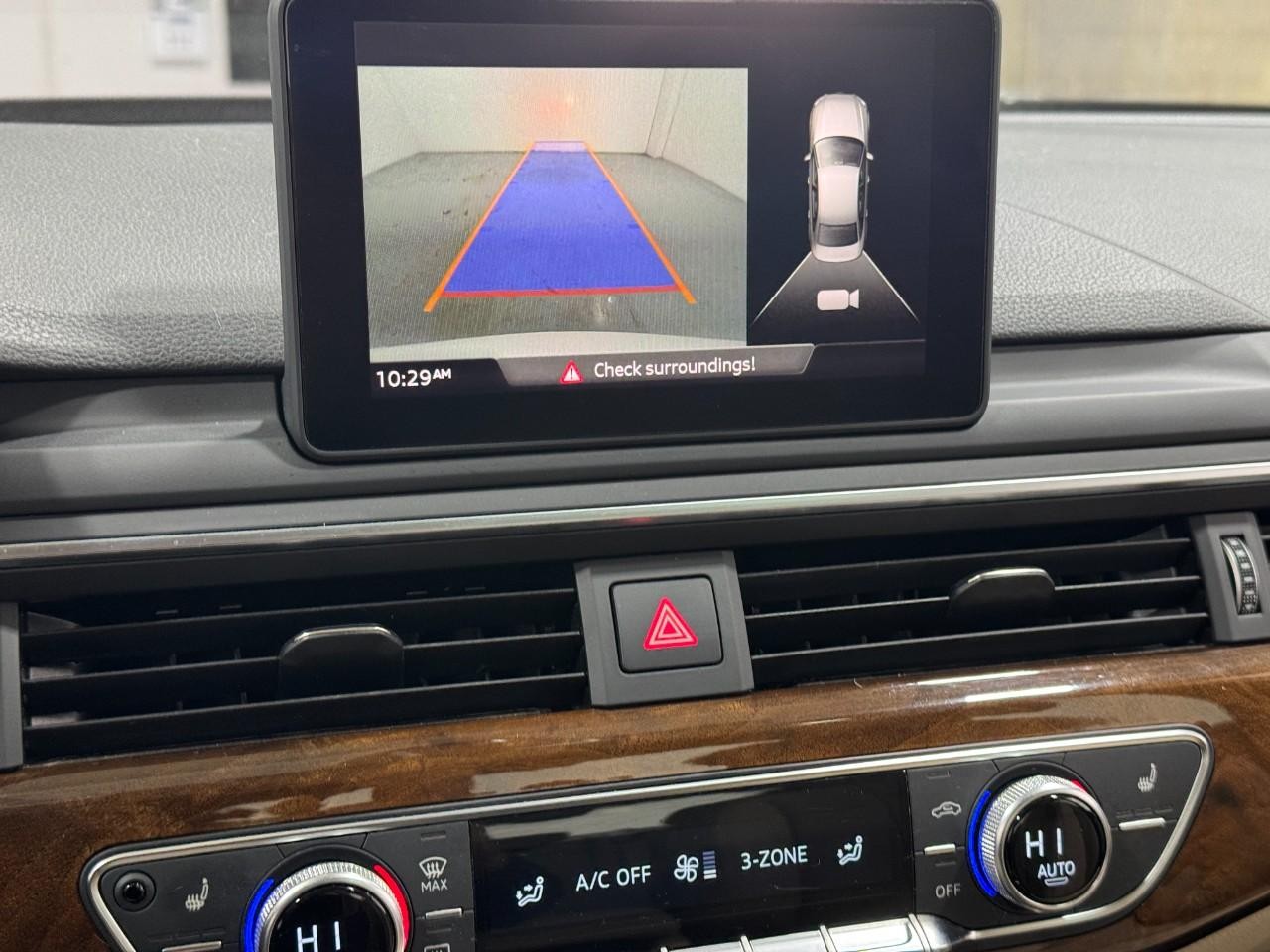 Audi A4 Vehicle Full-screen Gallery Image 35