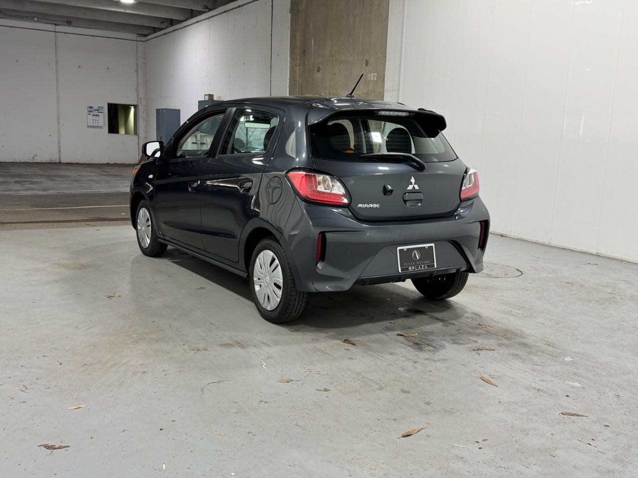 Mitsubishi Mirage Vehicle Full-screen Gallery Image 3