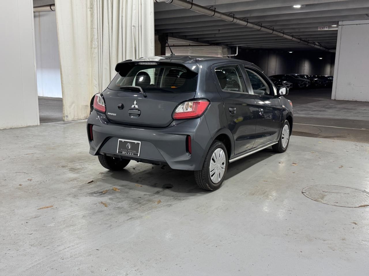 Mitsubishi Mirage Vehicle Full-screen Gallery Image 4