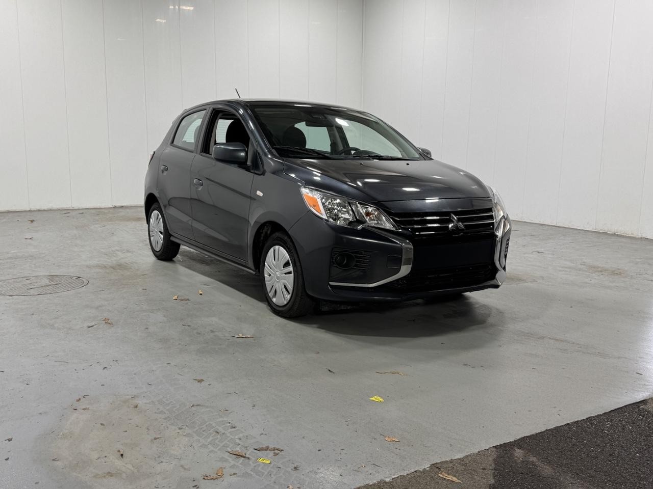 Mitsubishi Mirage Vehicle Full-screen Gallery Image 6