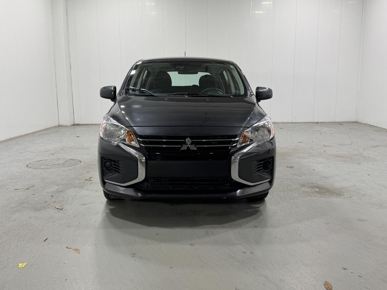 Mitsubishi Mirage Vehicle Full-screen Gallery Image 7