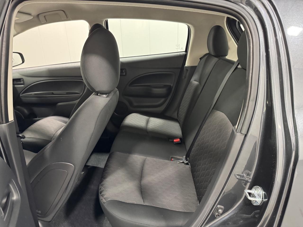 Mitsubishi Mirage Vehicle Full-screen Gallery Image 8