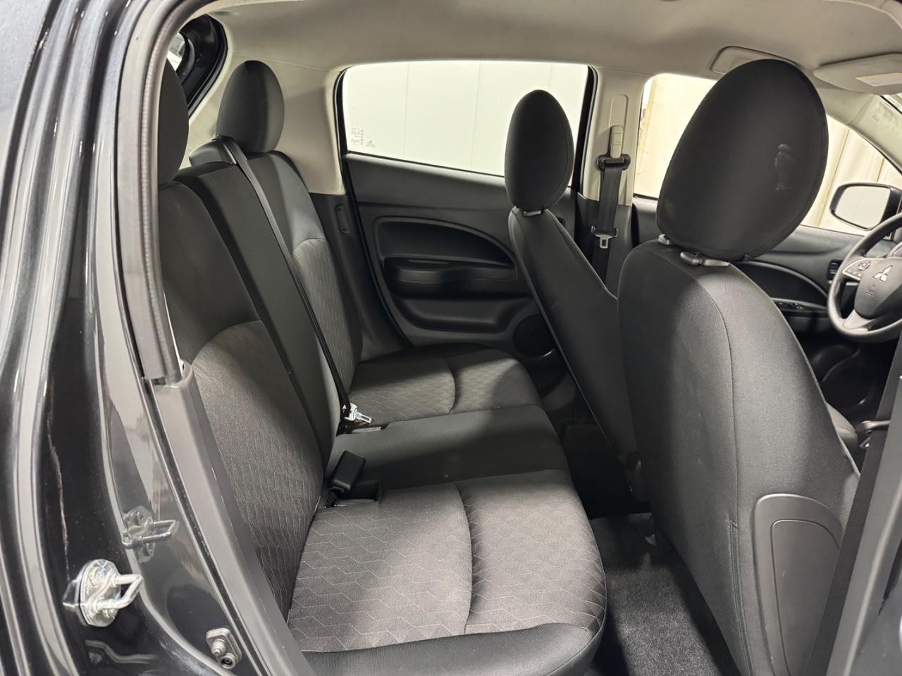 Mitsubishi Mirage Vehicle Full-screen Gallery Image 10