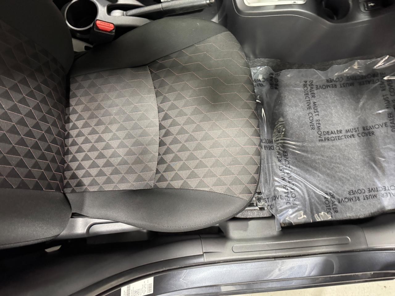 Mitsubishi Mirage Vehicle Full-screen Gallery Image 18