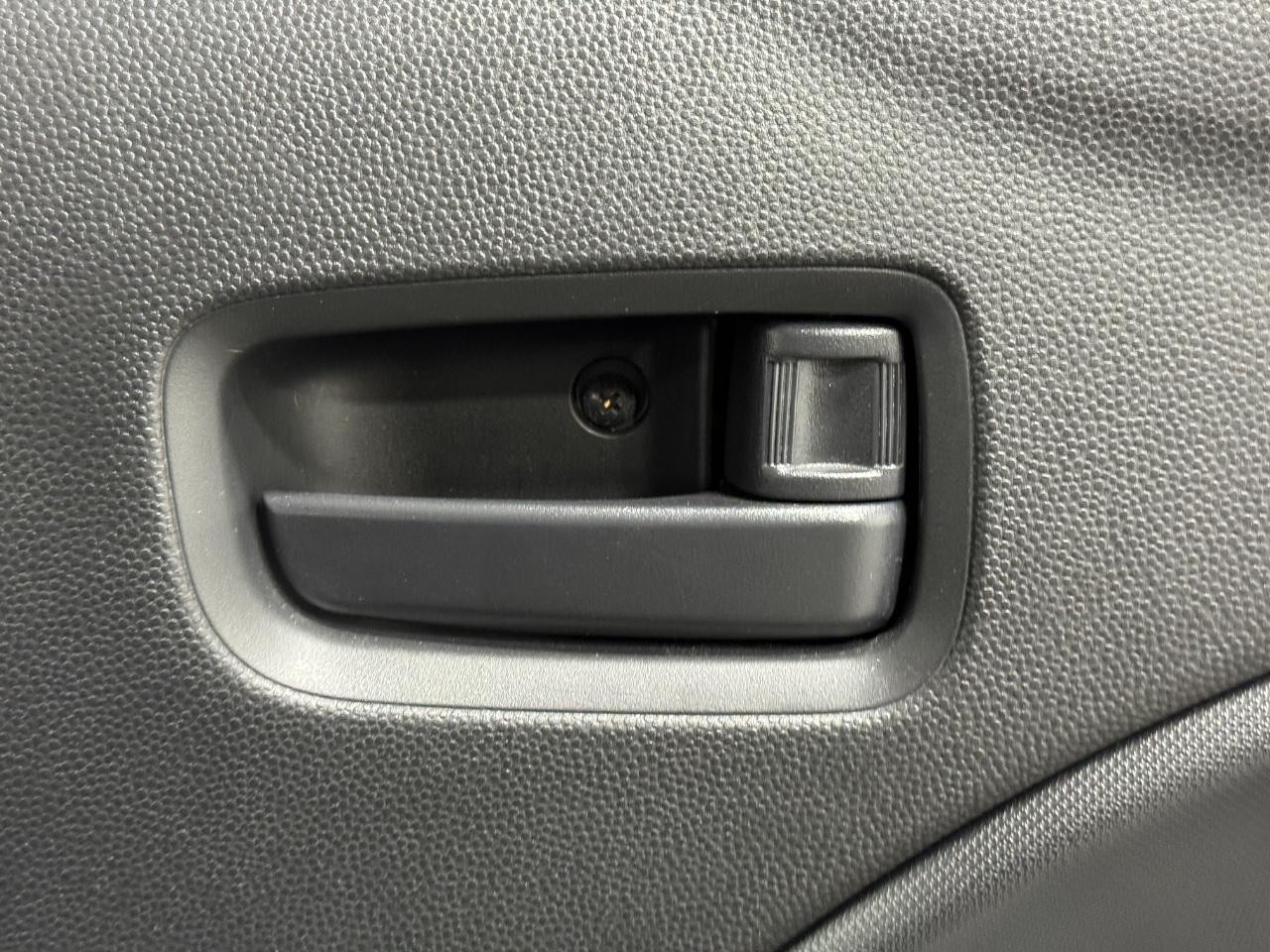 Mitsubishi Mirage Vehicle Full-screen Gallery Image 20