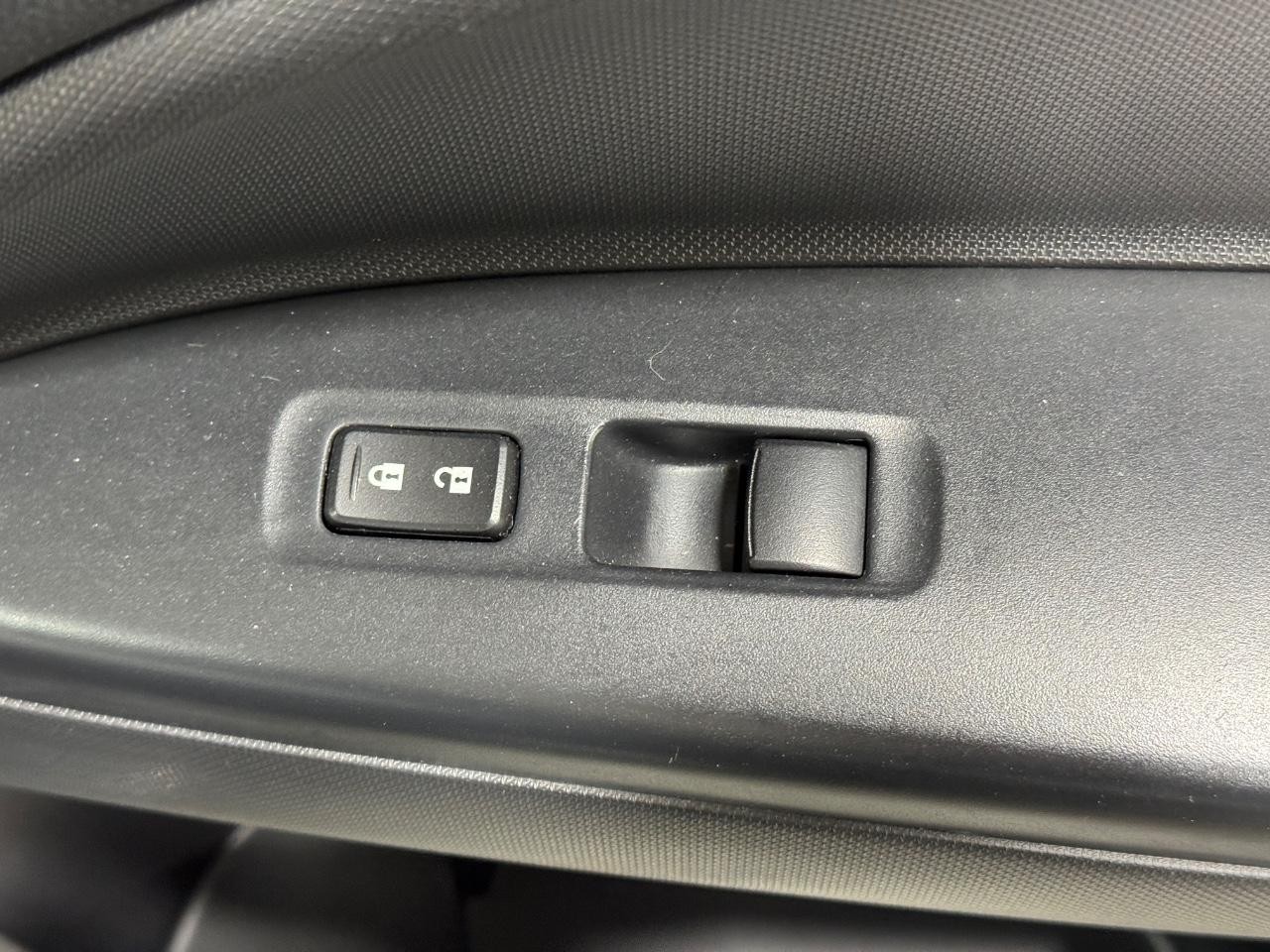 Mitsubishi Mirage Vehicle Full-screen Gallery Image 21
