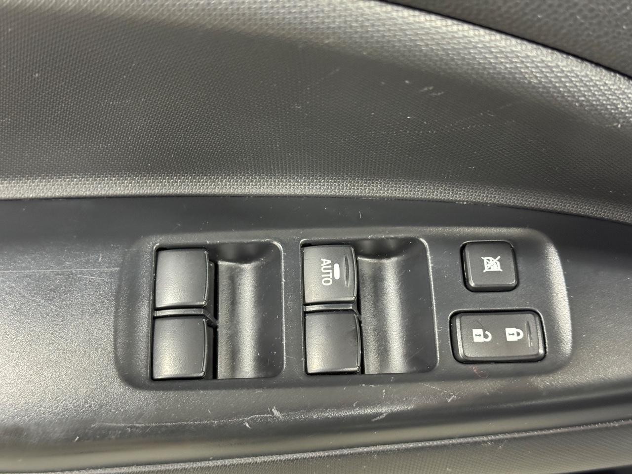 Mitsubishi Mirage Vehicle Full-screen Gallery Image 23