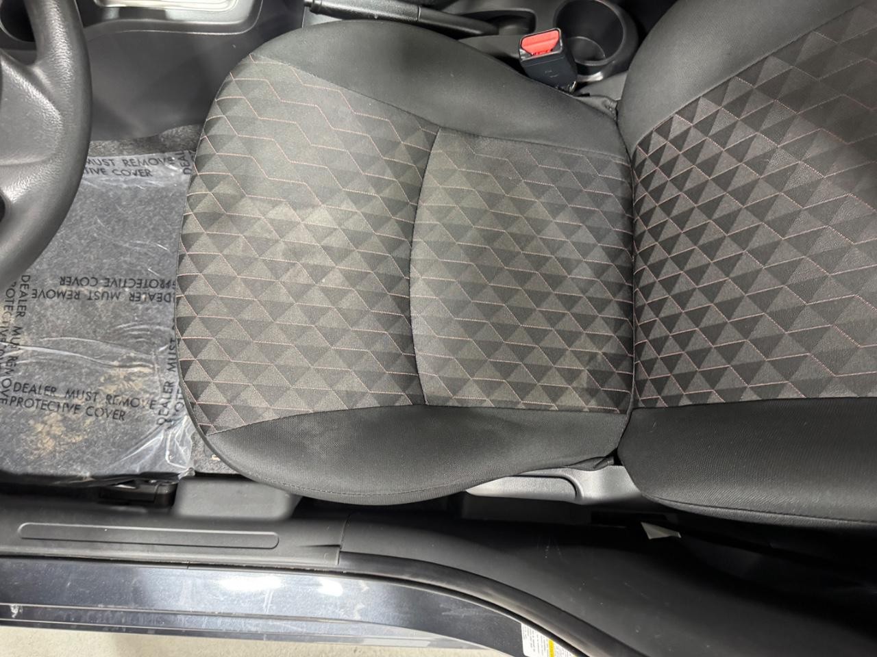 Mitsubishi Mirage Vehicle Full-screen Gallery Image 25