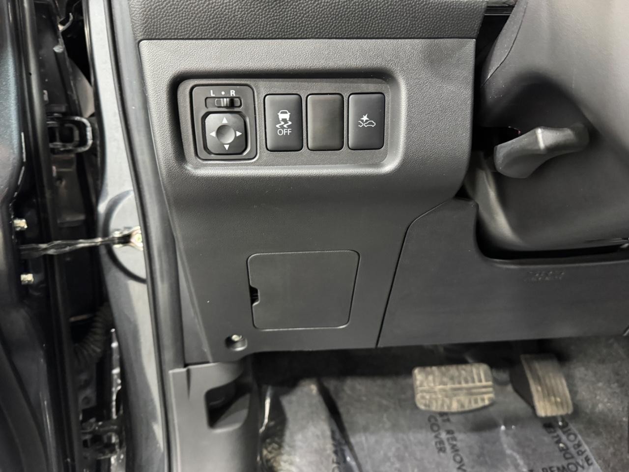 Mitsubishi Mirage Vehicle Full-screen Gallery Image 26