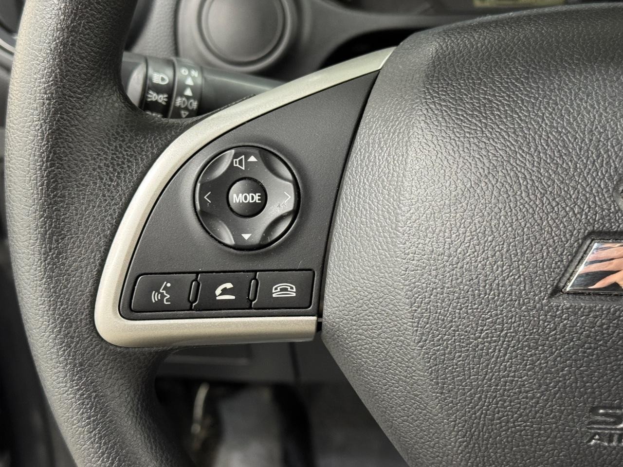 Mitsubishi Mirage Vehicle Full-screen Gallery Image 27