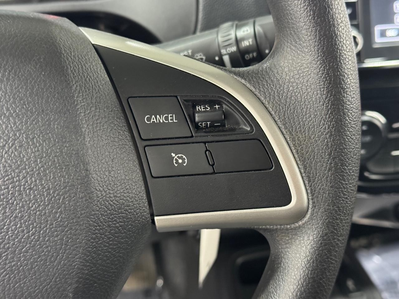 Mitsubishi Mirage Vehicle Full-screen Gallery Image 28