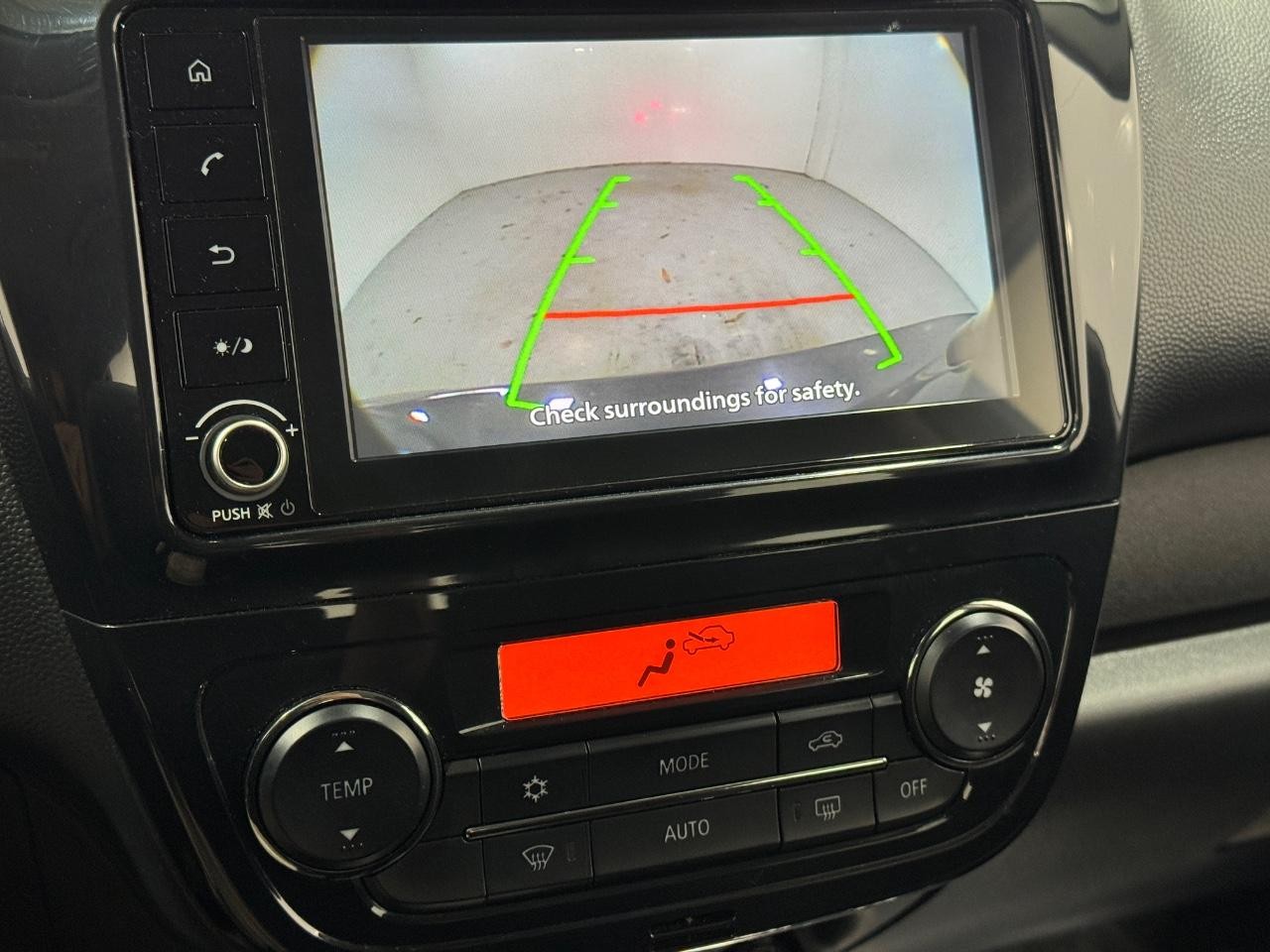 Mitsubishi Mirage Vehicle Full-screen Gallery Image 30