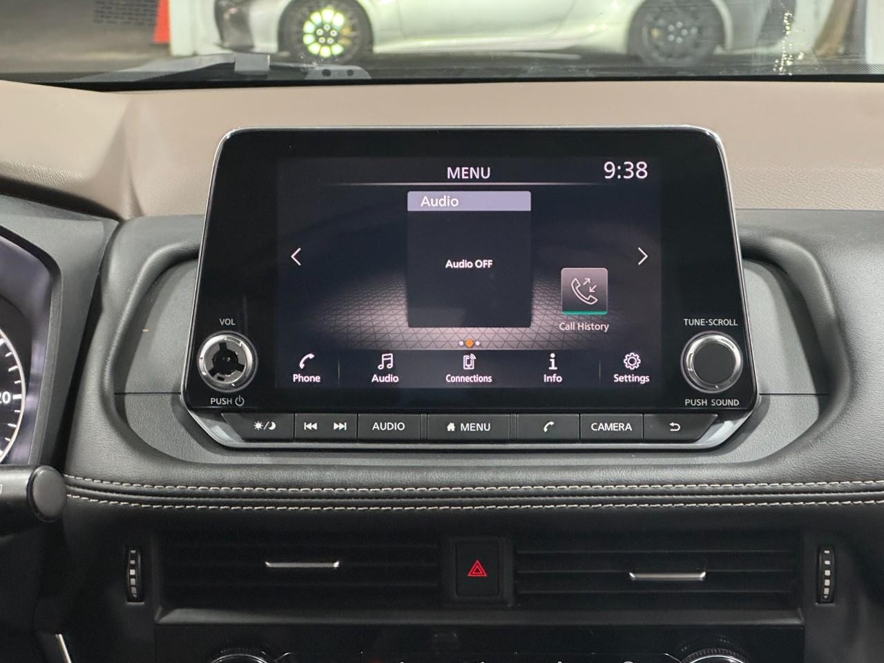Nissan Rogue Vehicle Full-screen Gallery Image 13