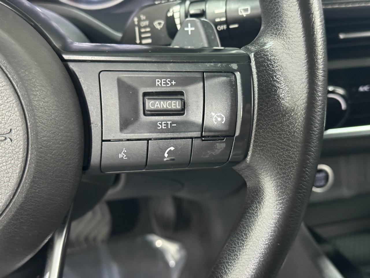 Nissan Rogue Vehicle Full-screen Gallery Image 29