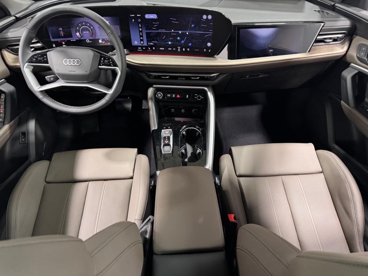 Audi Q5 Vehicle Full-screen Gallery Image 13