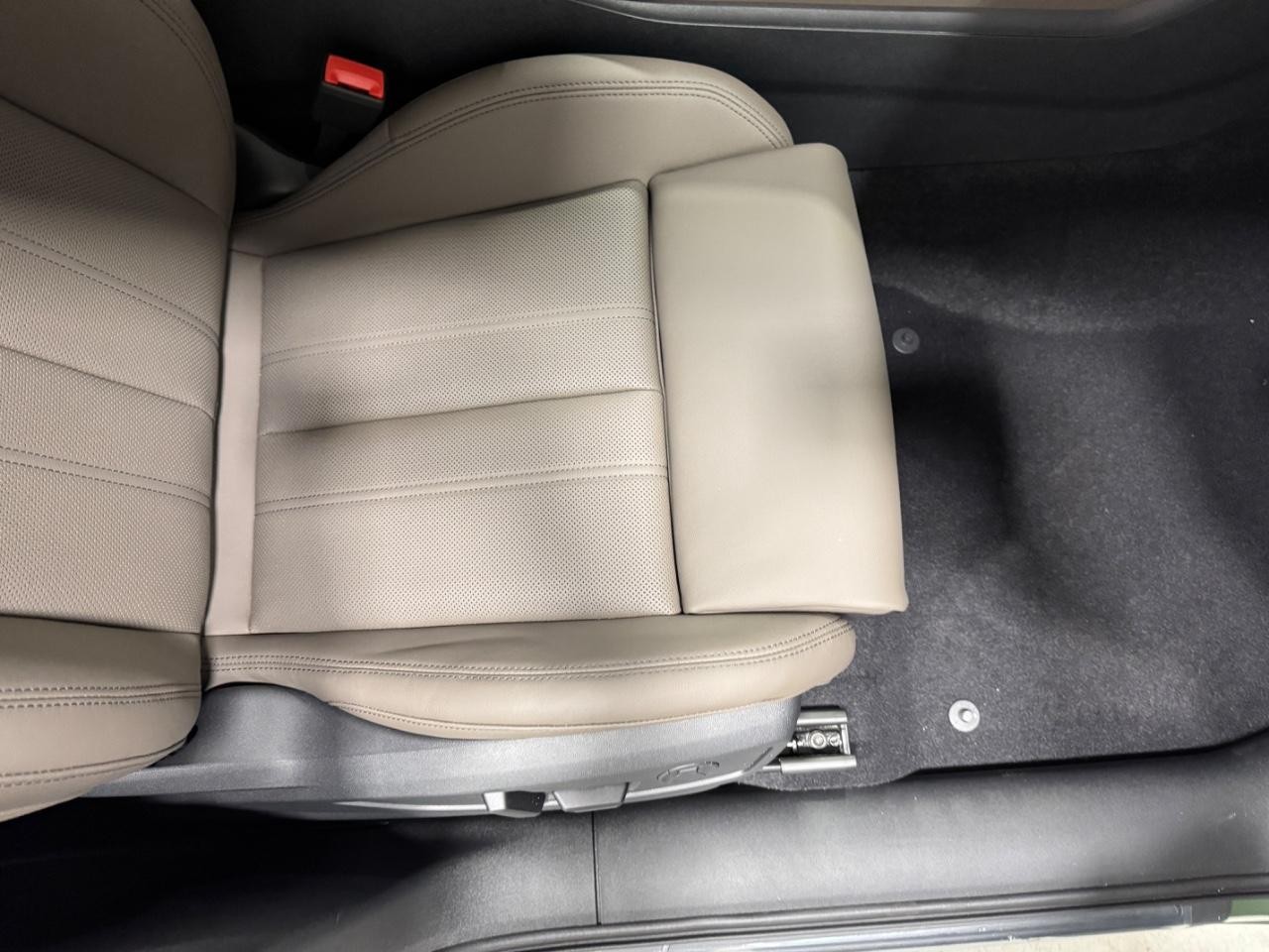 Audi Q5 Vehicle Full-screen Gallery Image 19