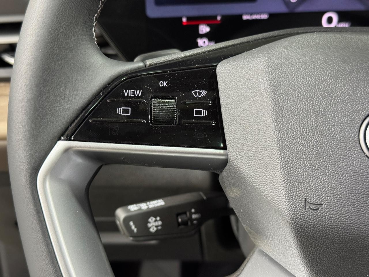 Audi Q5 Vehicle Full-screen Gallery Image 29