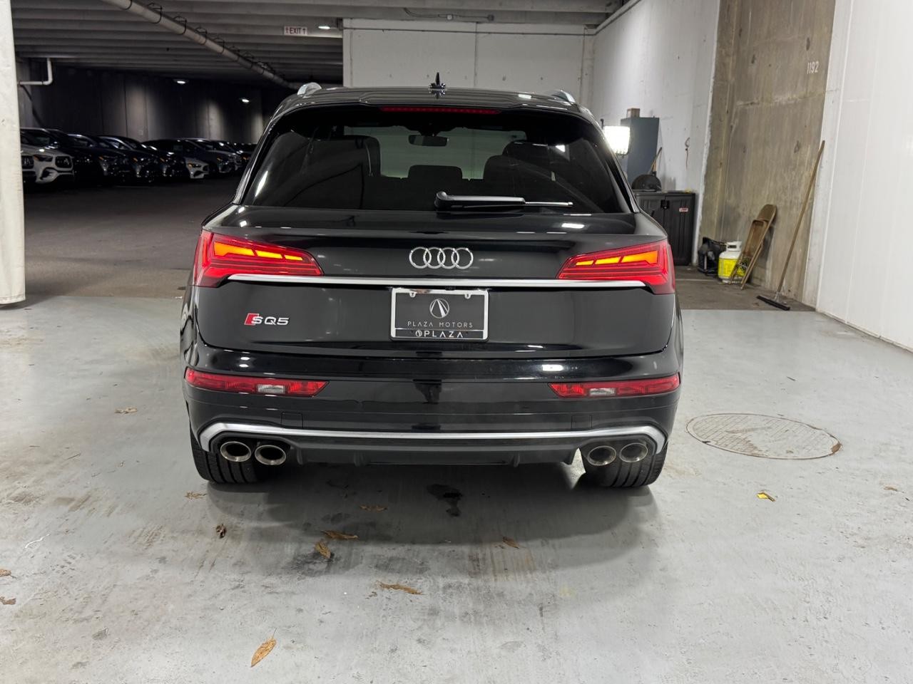 Audi SQ5 Vehicle Full-screen Gallery Image 8
