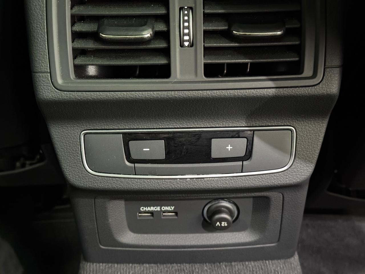 Audi SQ5 Vehicle Full-screen Gallery Image 10