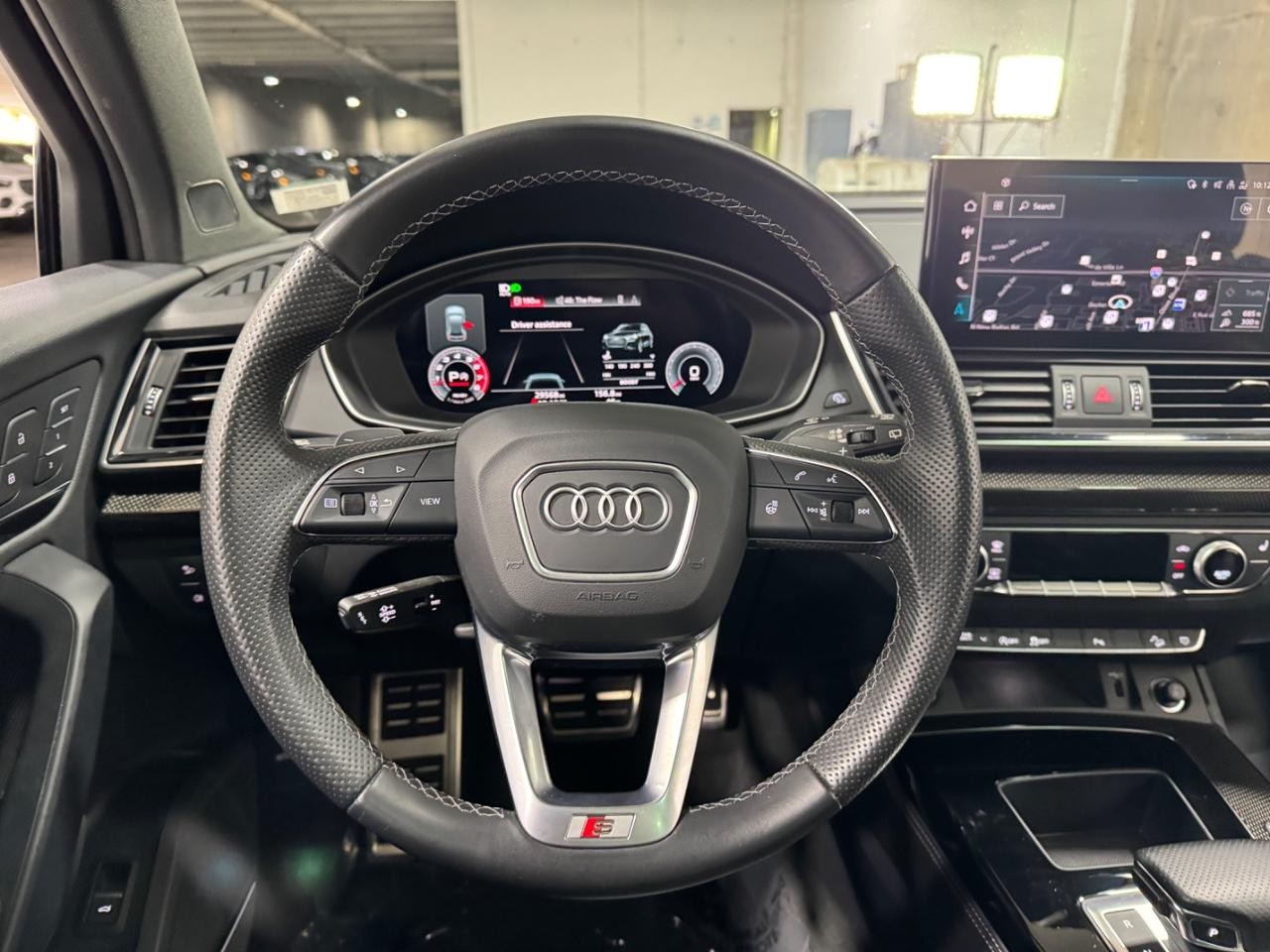Audi SQ5 Vehicle Full-screen Gallery Image 13