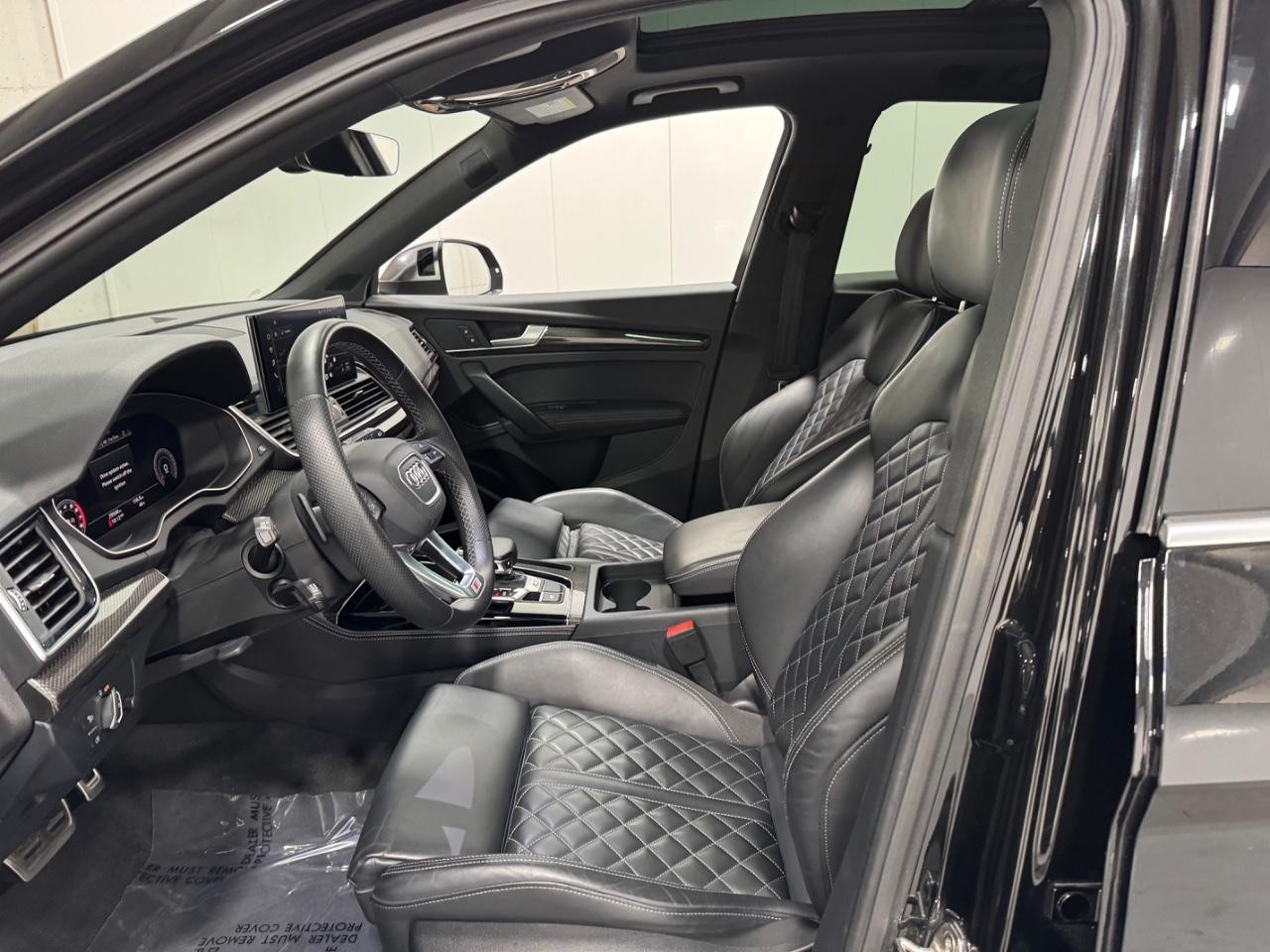 Audi SQ5 Vehicle Full-screen Gallery Image 27