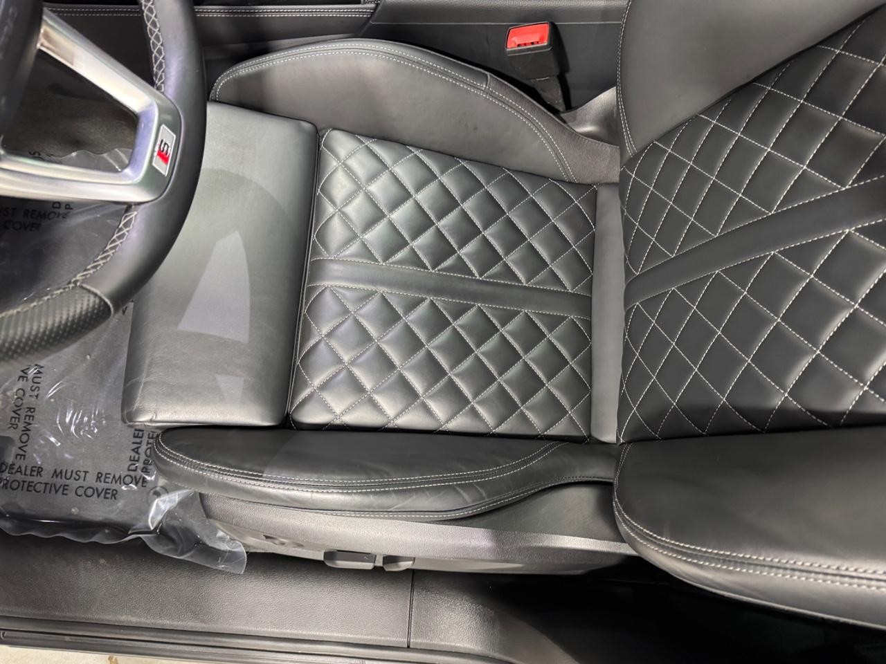 Audi SQ5 Vehicle Full-screen Gallery Image 28