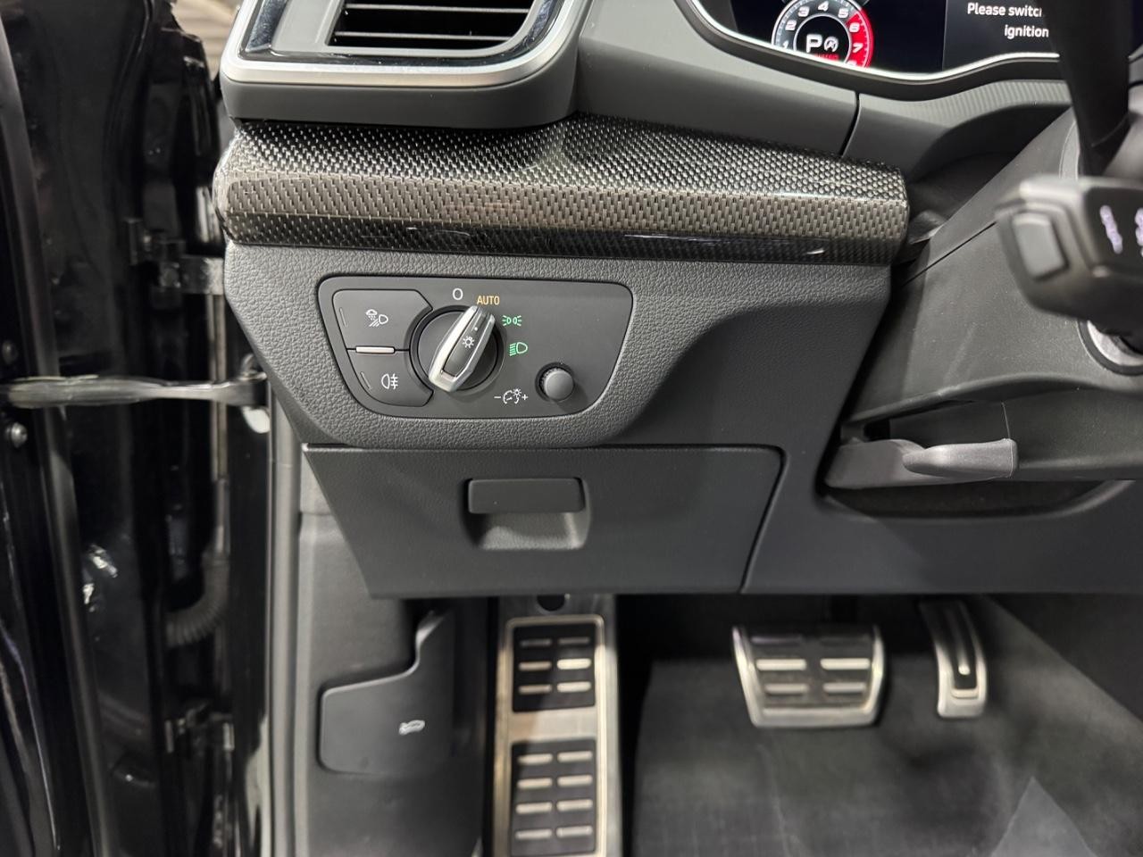 Audi SQ5 Vehicle Full-screen Gallery Image 30
