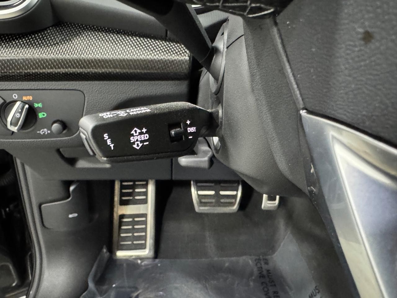 Audi SQ5 Vehicle Full-screen Gallery Image 31