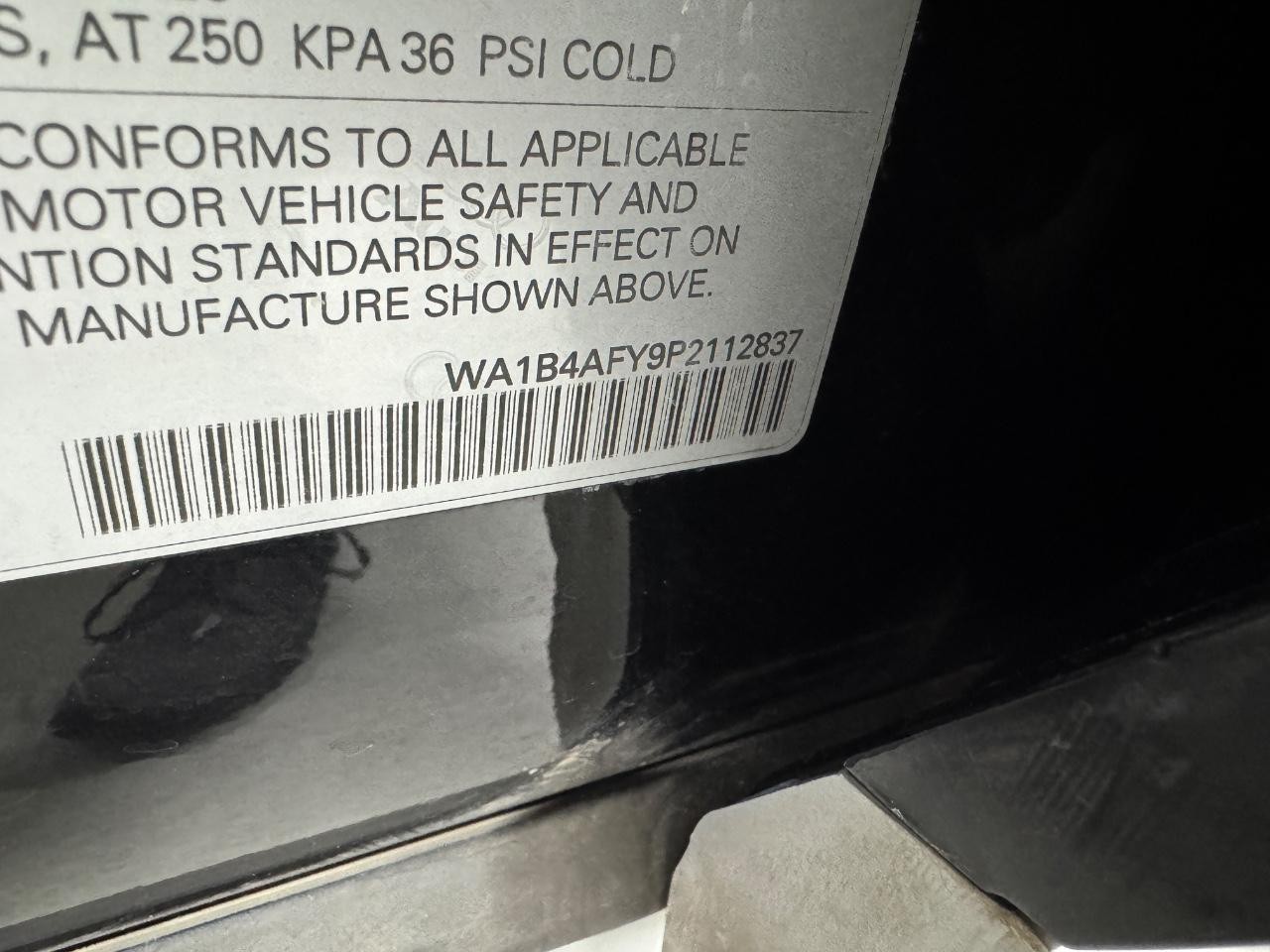 Audi SQ5 Vehicle Full-screen Gallery Image 36