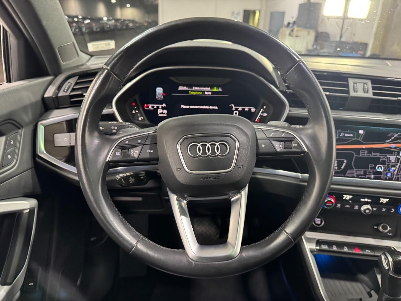 Audi Q3 Vehicle Full-screen Gallery Image 13