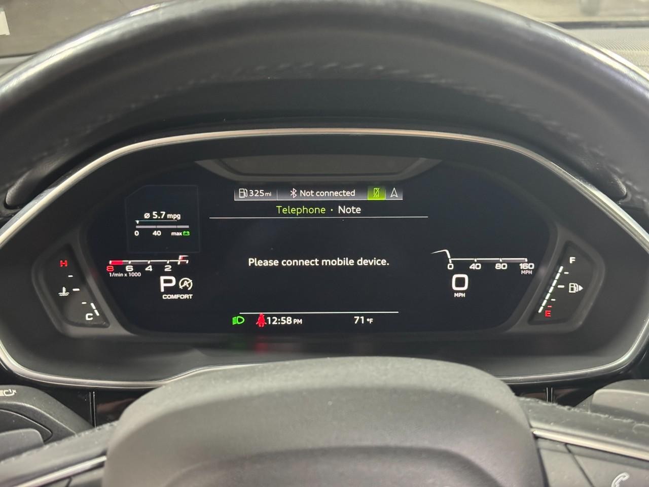 Audi Q3 Vehicle Full-screen Gallery Image 34