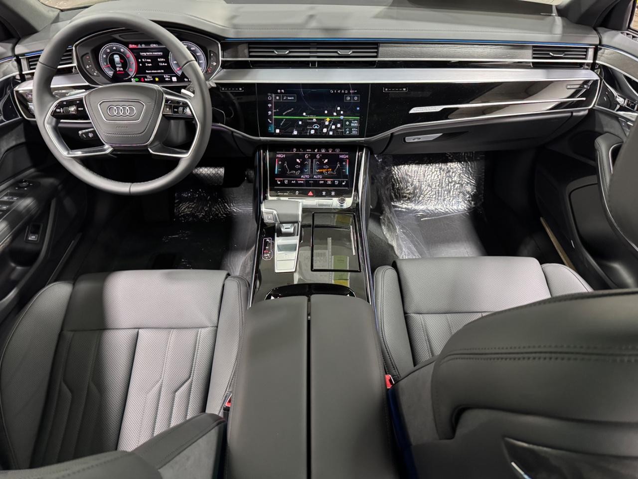 Audi A8 Vehicle Full-screen Gallery Image 12
