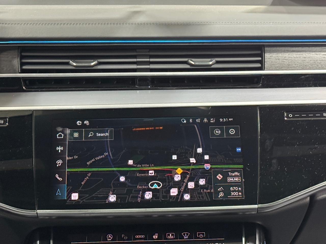 Audi A8 Vehicle Full-screen Gallery Image 14
