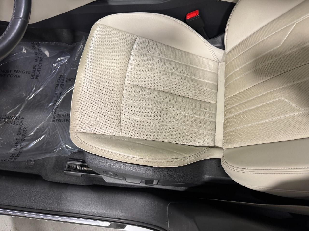 Audi e-tron Vehicle Full-screen Gallery Image 28