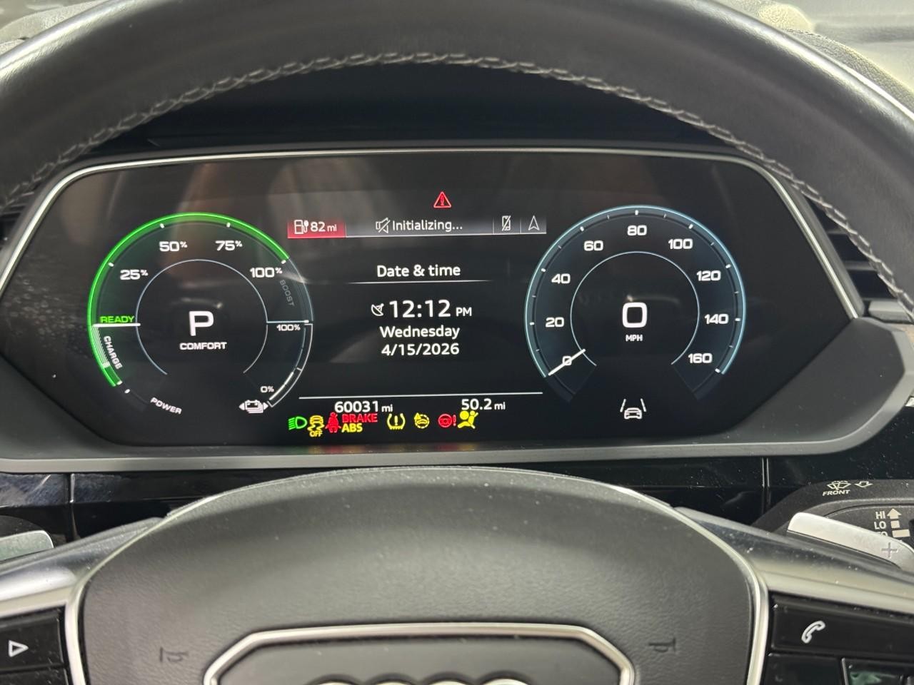 Audi e-tron Vehicle Full-screen Gallery Image 34