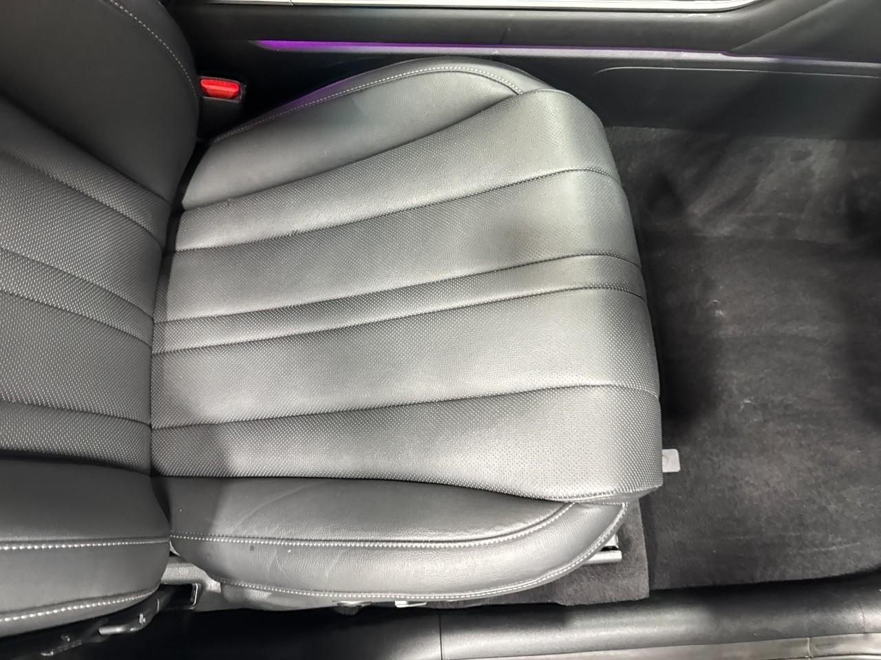 Genesis GV80 Vehicle Full-screen Gallery Image 18