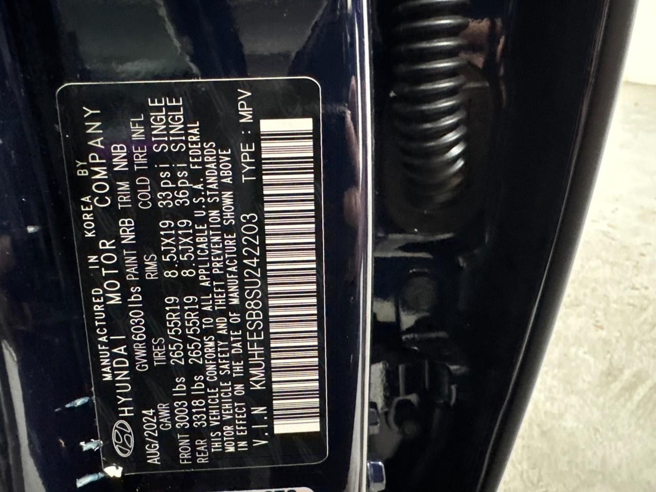 Genesis GV80 Vehicle Full-screen Gallery Image 31