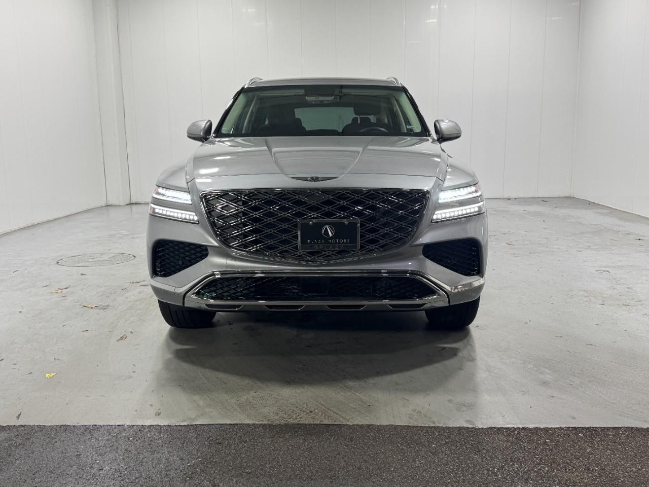 Genesis GV80 Vehicle Full-screen Gallery Image 7