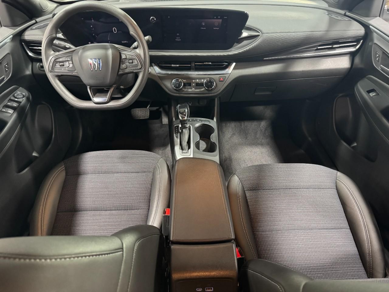 Buick Envista Vehicle Full-screen Gallery Image 11