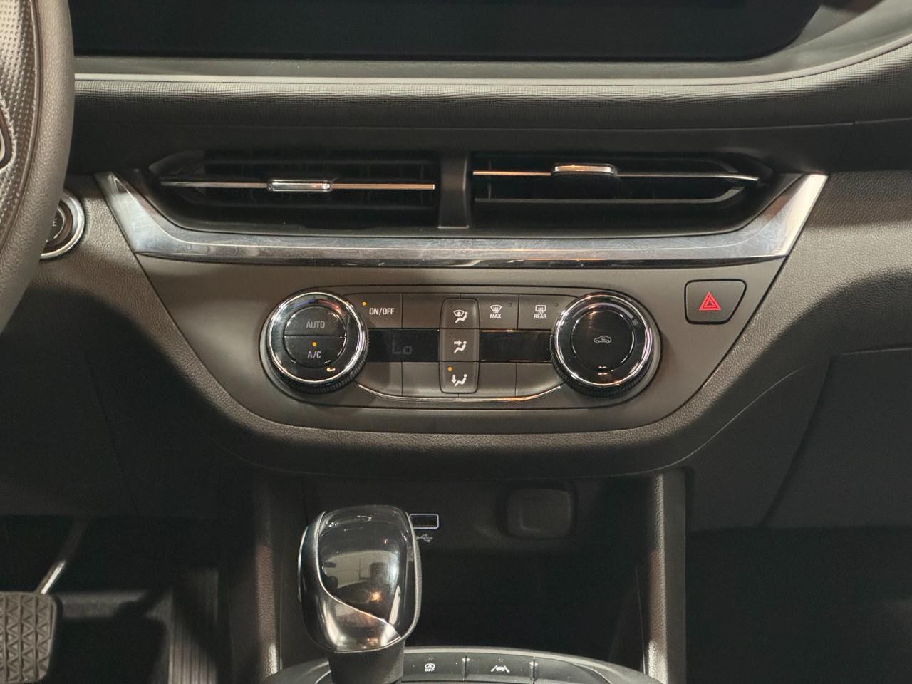 Buick Envista Vehicle Full-screen Gallery Image 14