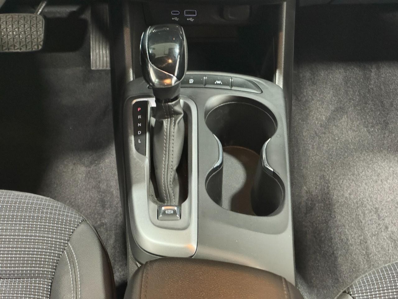 Buick Envista Vehicle Full-screen Gallery Image 15