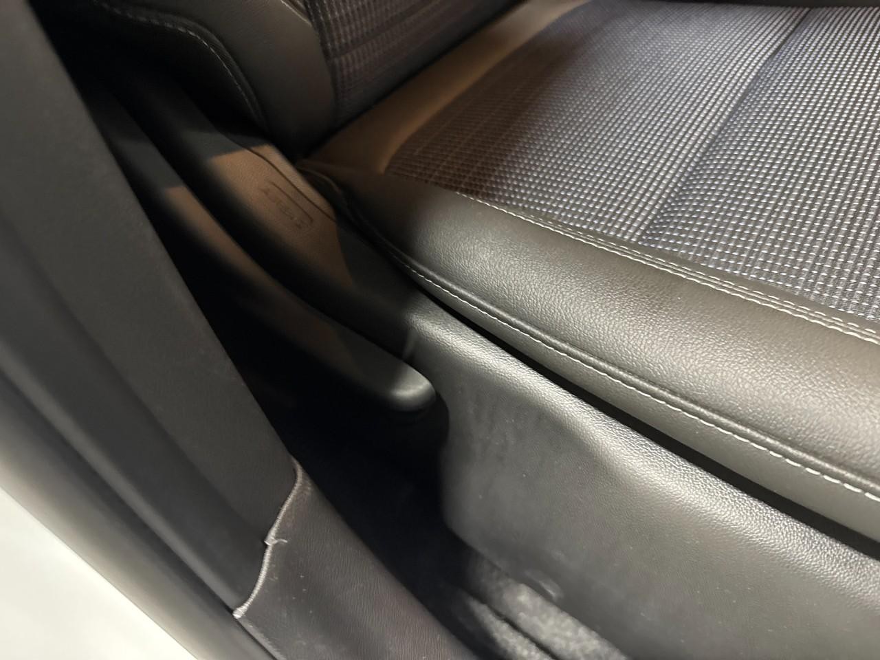 Buick Envista Vehicle Full-screen Gallery Image 19