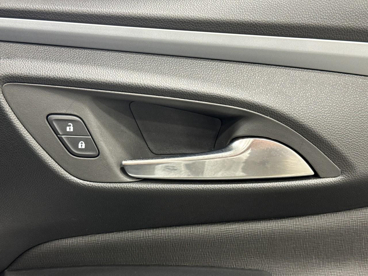 Buick Envista Vehicle Full-screen Gallery Image 20