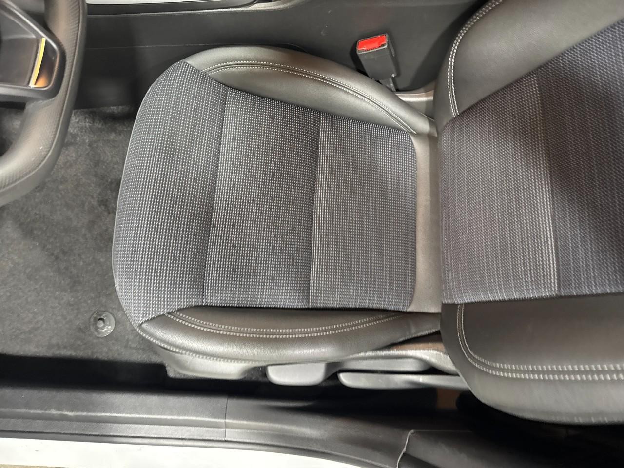 Buick Envista Vehicle Full-screen Gallery Image 25