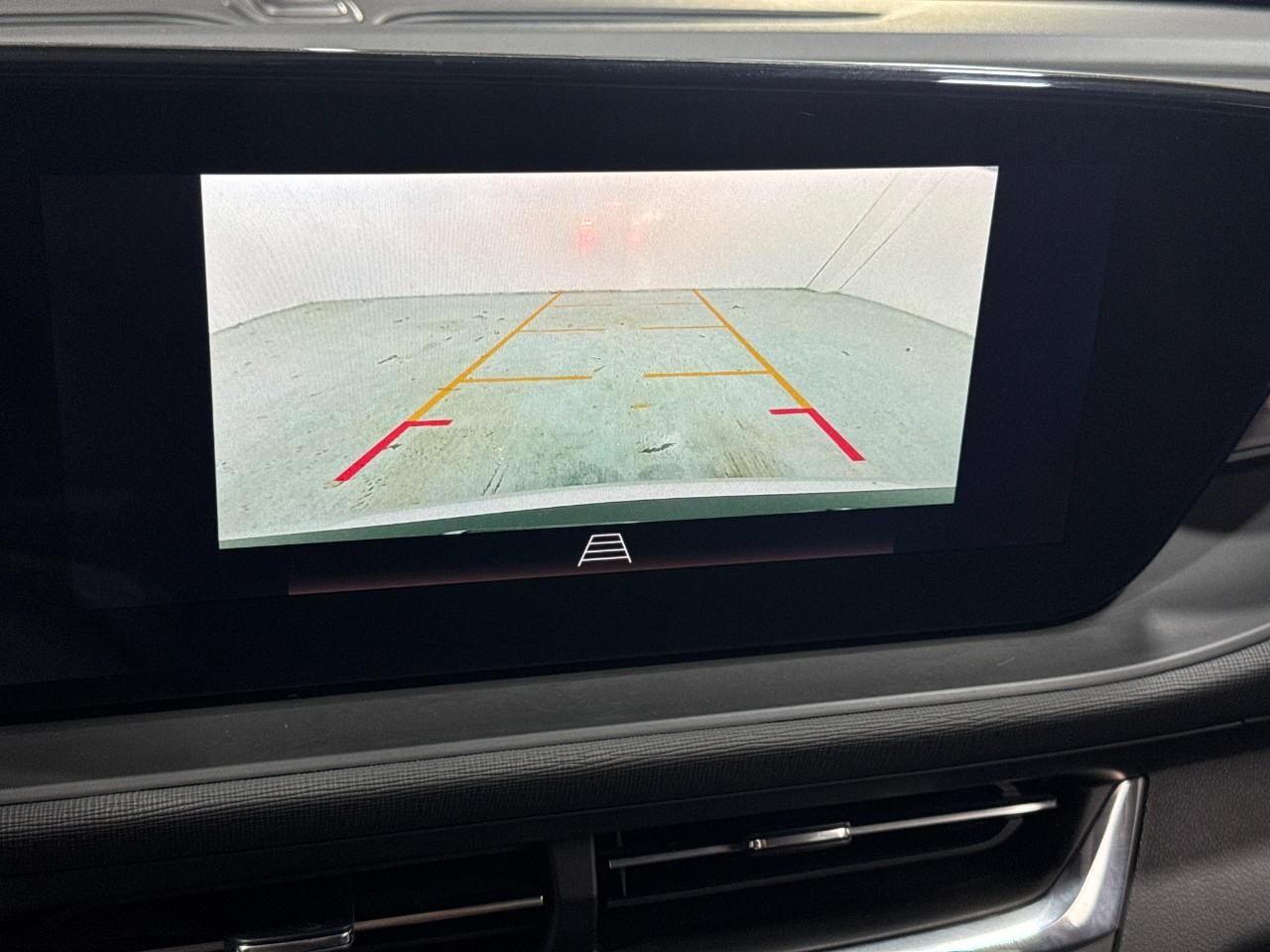 Buick Envista Vehicle Full-screen Gallery Image 31