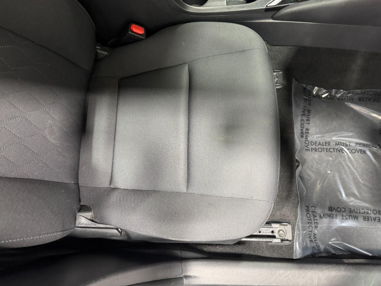 Toyota Corolla Vehicle Full-screen Gallery Image 18