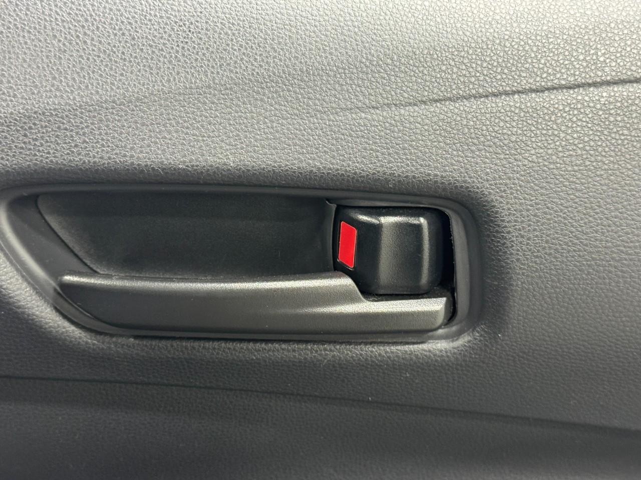 Toyota Corolla Vehicle Full-screen Gallery Image 20