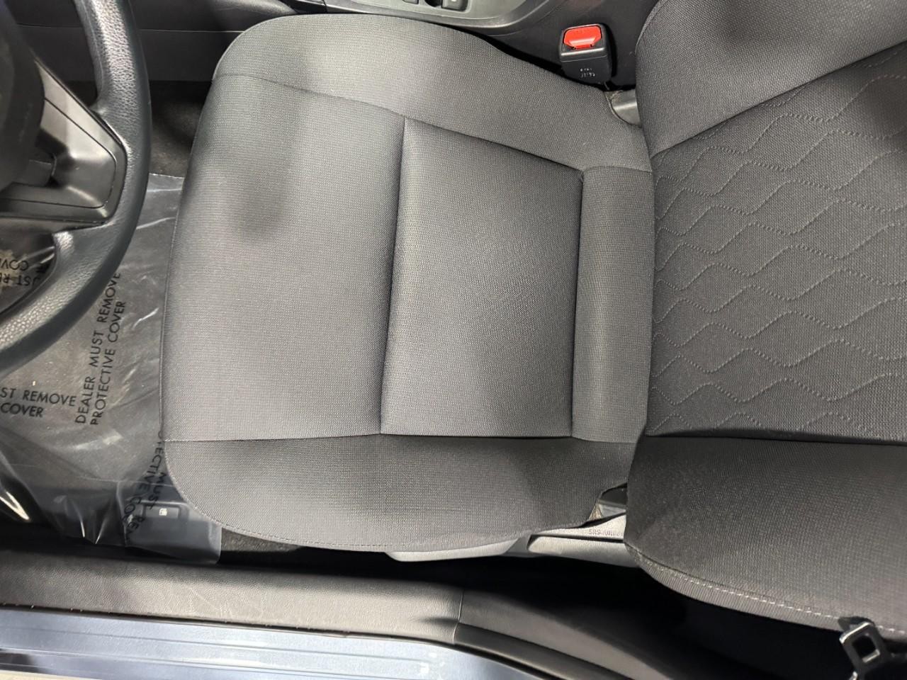 Toyota Corolla Vehicle Full-screen Gallery Image 25