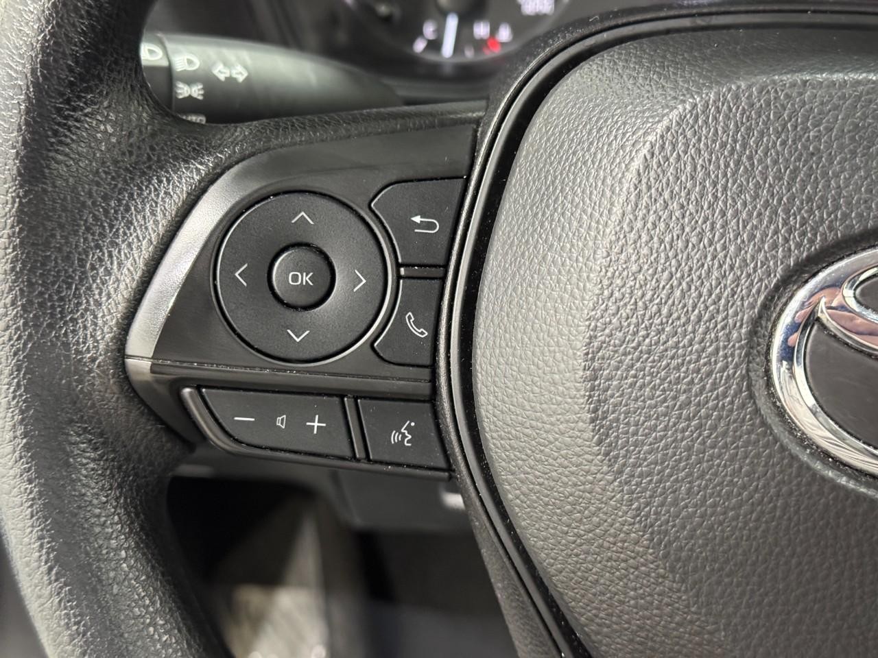 Toyota Corolla Vehicle Full-screen Gallery Image 28