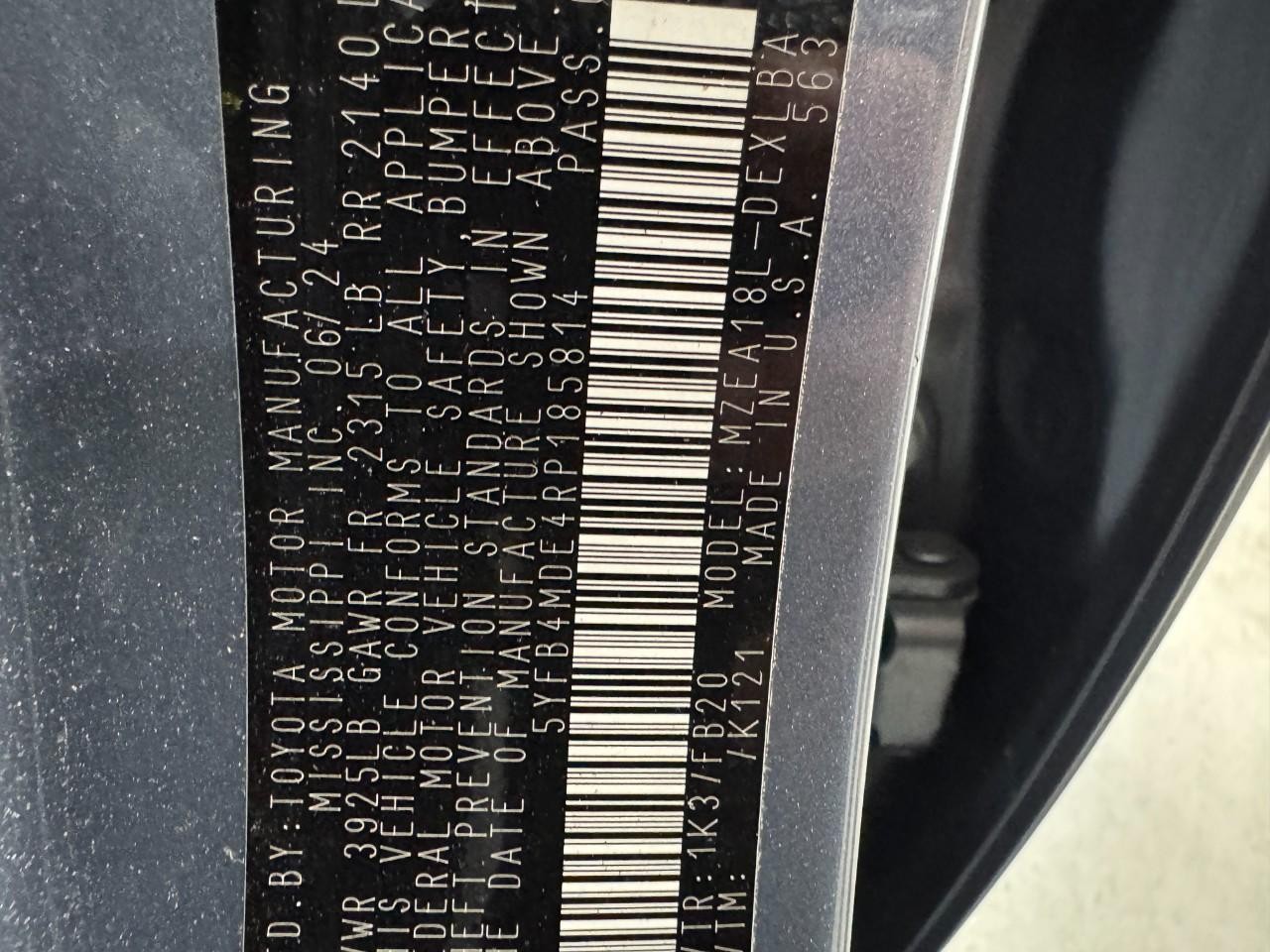 Toyota Corolla Vehicle Full-screen Gallery Image 32